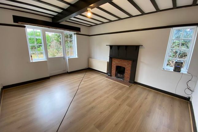 Detached house to rent in Kingfield Road, Woking