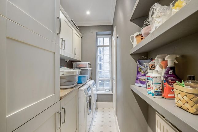 Flat to rent in Stratheden Road, London