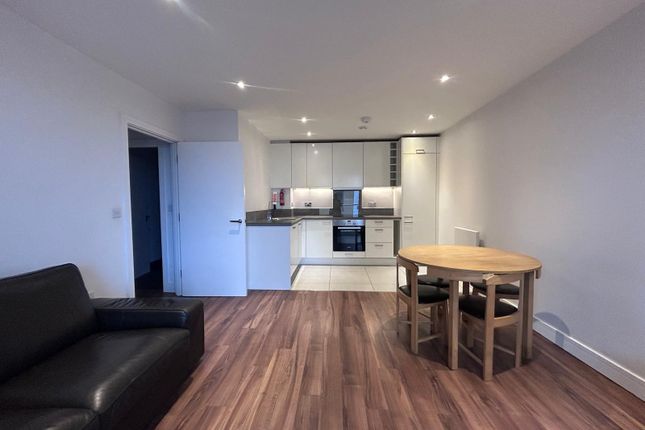 Flat 403, Skylark House, Drake Way, Reading photo 4