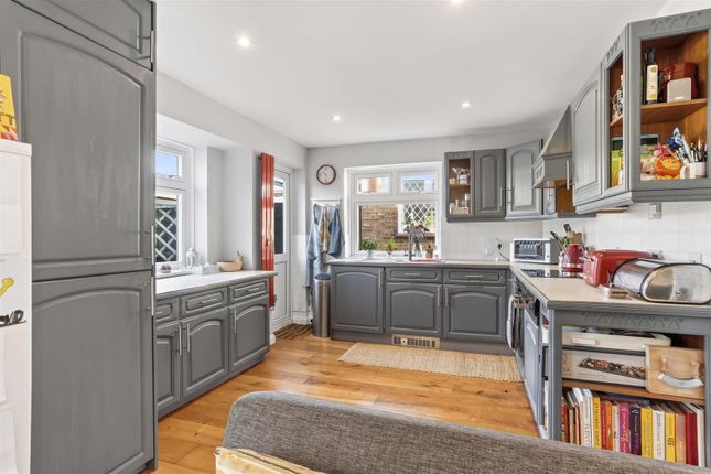 21, Grennell Road, Sutton photo 3