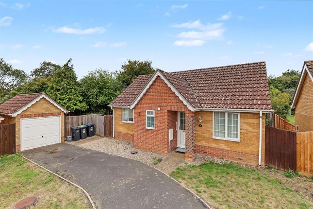 2-bed bungalow on Hinton View, Haddenham, £290,000
