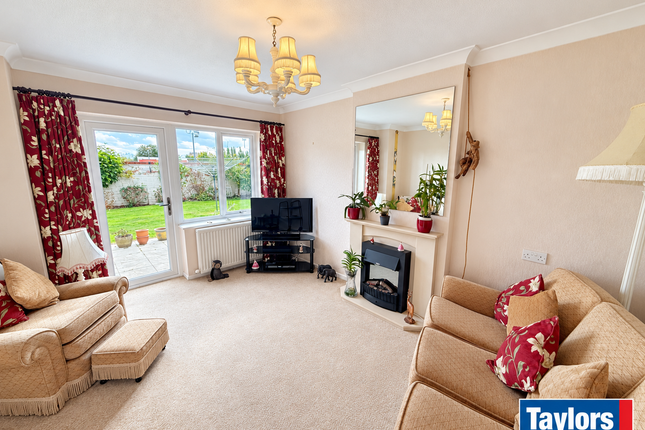 11, Westland Gardens, Stourbridge photo 2