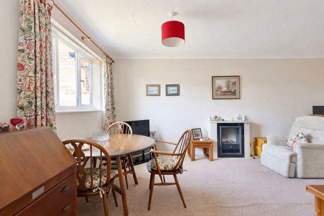 15, Priory Gardens, Burnham-On-Sea photo 3