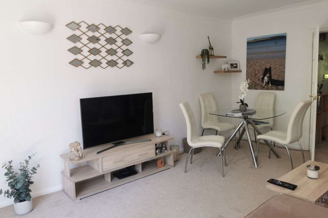 Flat to rent in Lindsay Road, Branksome Park, Poole