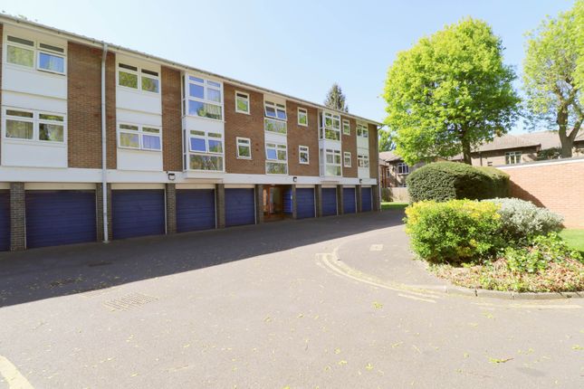 19, Harriers Close, London photo 2