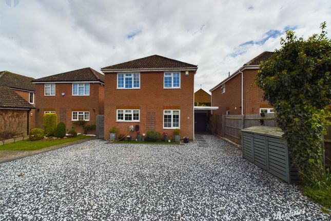 Thumbnail Detached house for sale in Dorchester Close, Stoke Mandeville, Aylesbury, Buckinghamshire