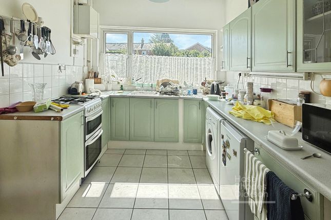 165, Carisbrooke Road, Isle of Wight photo 3