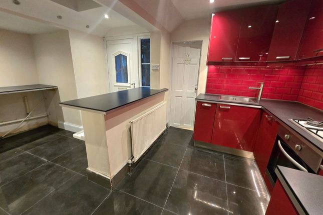 76 Adare Street, Bridgend photo 4