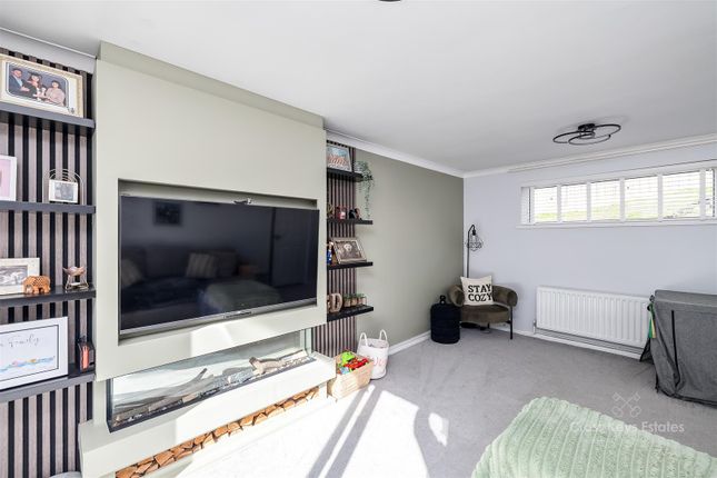 48, Thirlmere Gardens, Plymouth photo 3