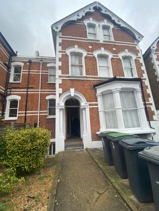 Thumbnail Room to rent in Stapelton Hall Road, London