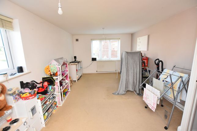 26 Wherry Close, Margate photo 3
