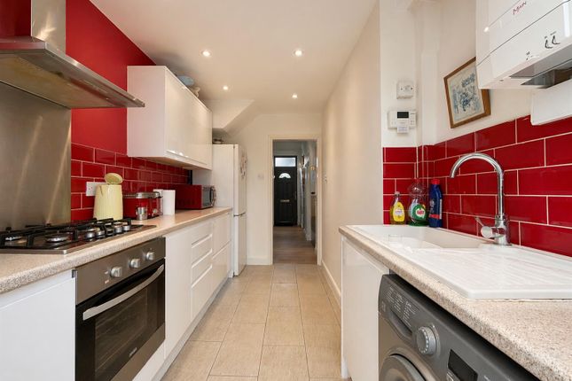 9, Central Avenue, Hounslow photo 2