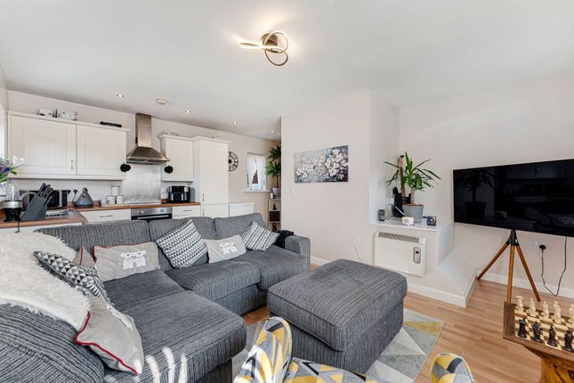 3 Farnworth Mews, Widnes photo 2