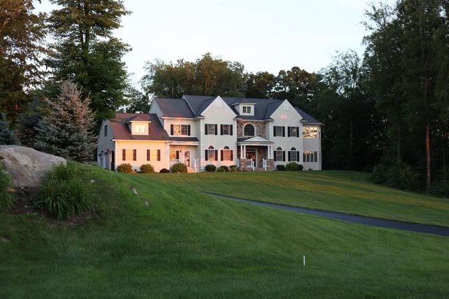 Property for sale in 19 Parkview Circle, Carmel, New York, United States Of America