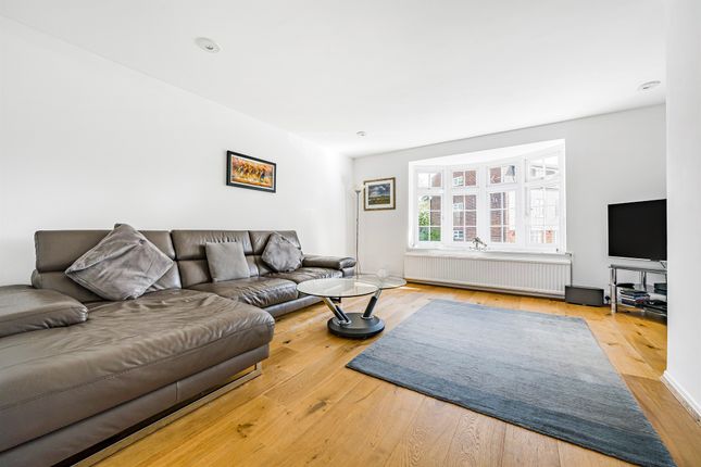 Town house for sale in Taunton Drive, Enfield