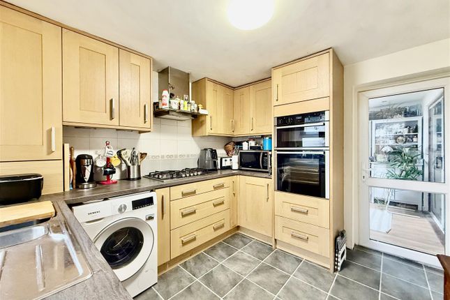 37, Ermin Street, Swindon photo 4
