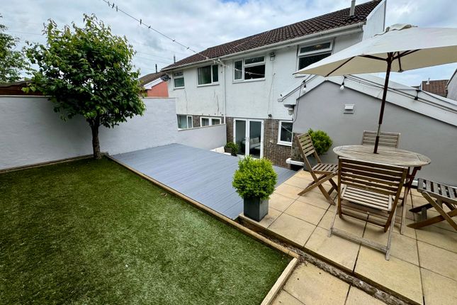 14 Hilltop Avenue, Pontypridd photo 2