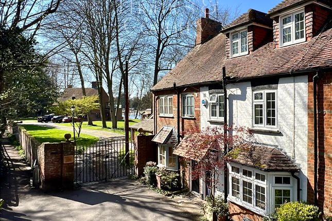 2 Stable Cottages, Marlow photo 2