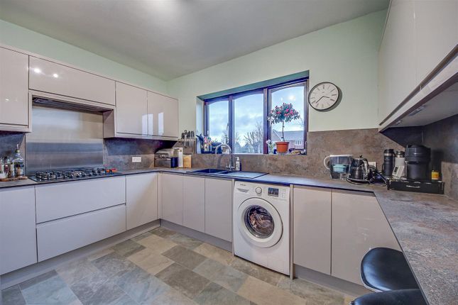 Flat for sale in Cavendish Court, Park Avenue, Southport