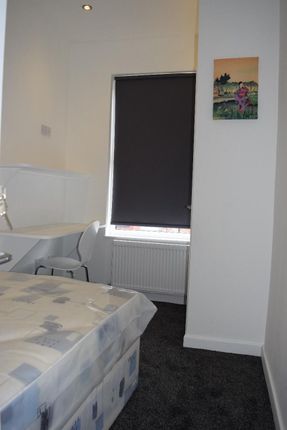 48 Queens Road, Leeds photo 5