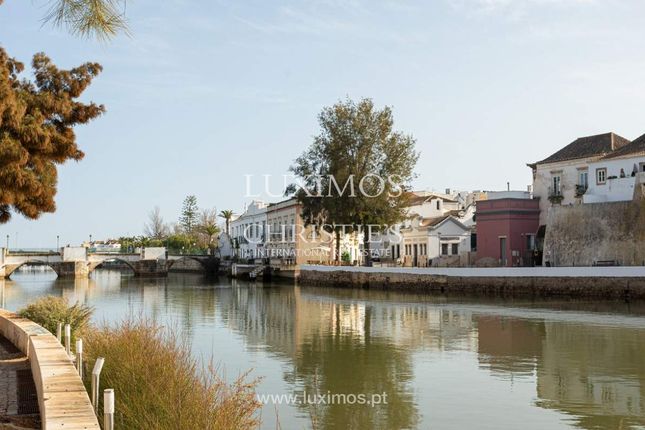 Block of flats for sale in 8800 Tavira, Portugal