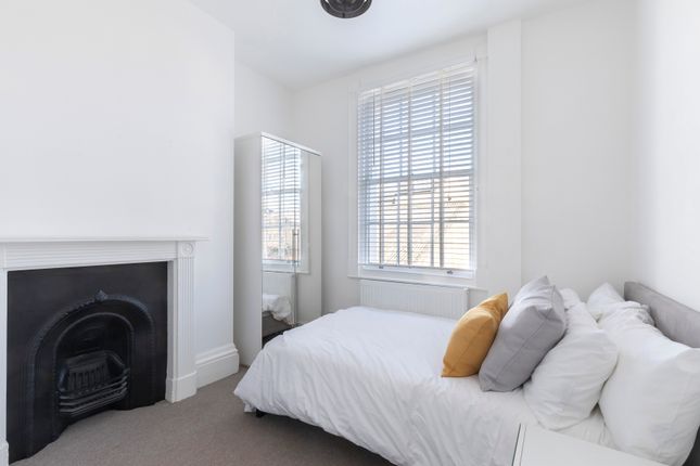 Thumbnail Room to rent in Clarence Street, Cheltenham
