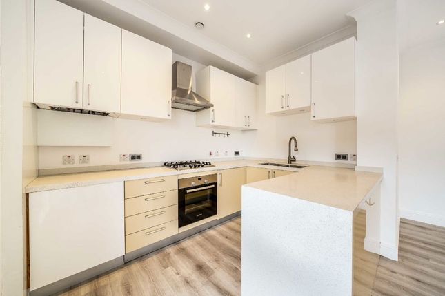 Flat 12 Astral House, The Runway, Ruislip photo 3