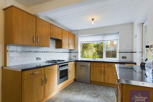 33, Ash Grove, Caldicot photo 3