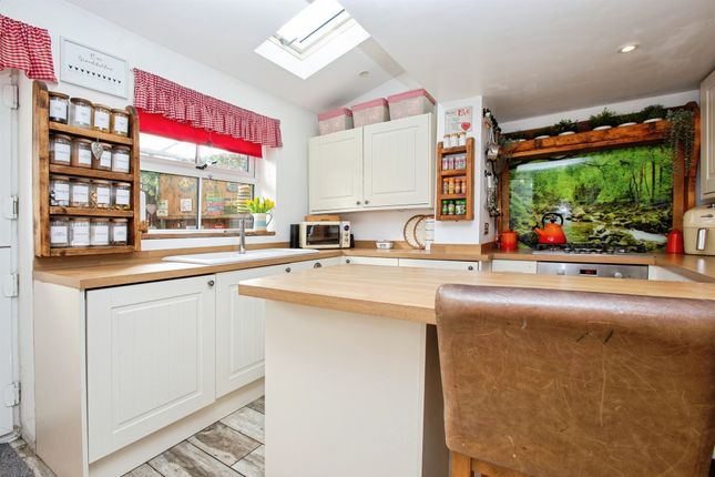 37, High Street, Alfreton photo 2