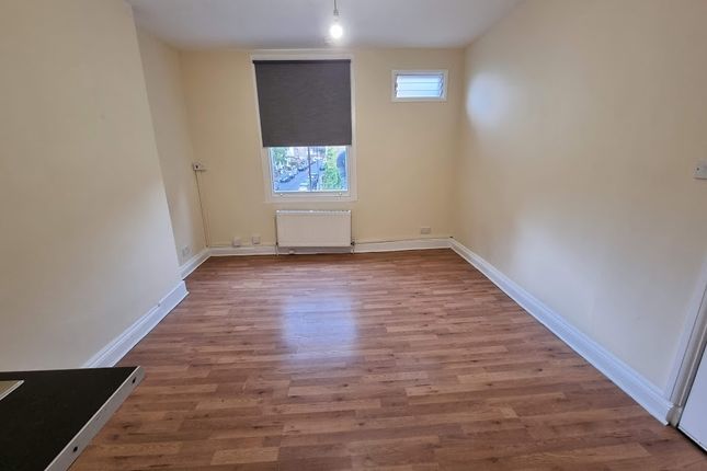 Thumbnail Studio to rent in 71 Brockley Rise, Brockley, Forest Hill