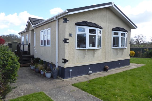 2-bed caravan on 10, The Compasses, Alfold, Cranleigh, £159,999