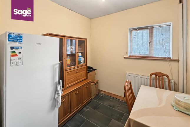 10, Blaencuffin Road, Abertillery photo 3