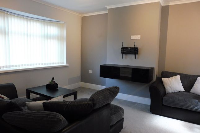 63, LEAMINGTON SPA photo 2