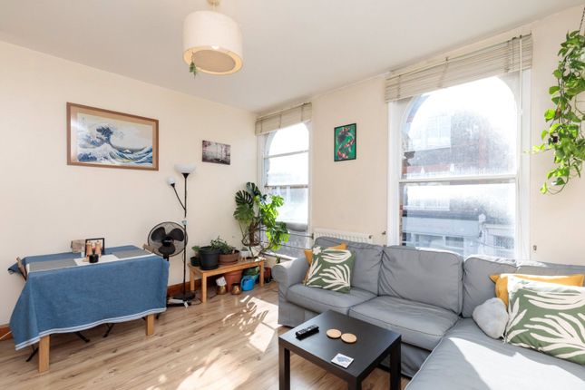 Flat to rent in Orford Road, Walthamstow, London