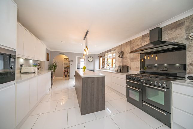 22 Chesham Road, Hemel Hempstead photo 2