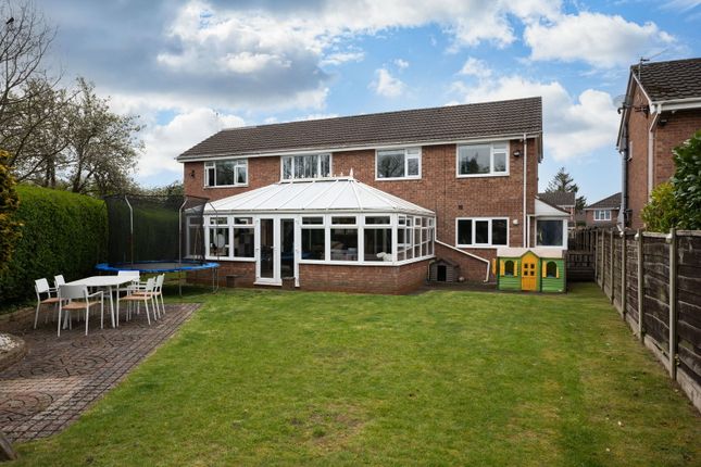 9,, Maldon Close, Stockport photo 3