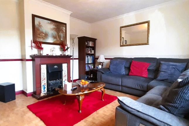 End terrace house for sale in Rokesby Road, Slough