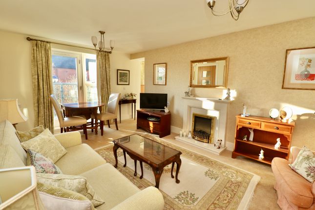 14, Avalon Court, Newport, Lincoln photo 2