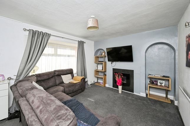 223, Longford Crescent, Nottingham photo 3