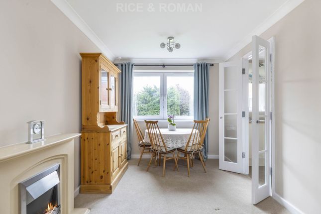 Gibson Court 34, Manor Road North, Esher photo 2