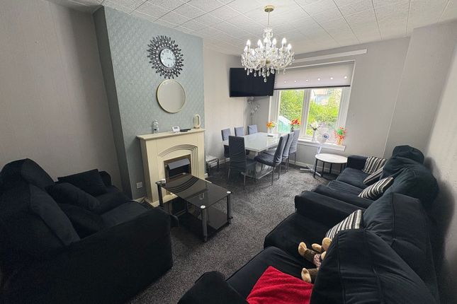 64 Ladykirk Drive, Glasgow photo 2