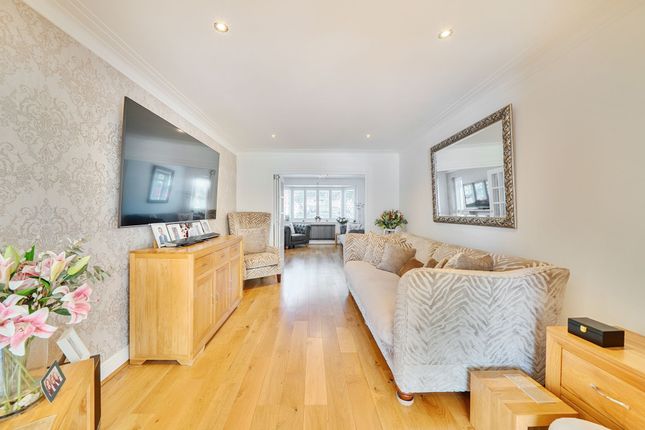41 Arlington Drive, Ruislip photo 4