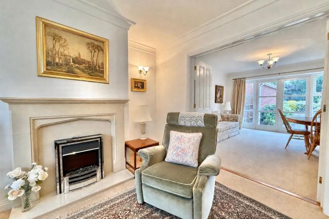 2, Woodfield Gardens, Hereford photo 4