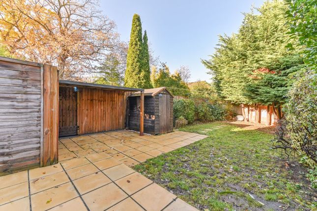 Perth Close, Raynes Park photo 4