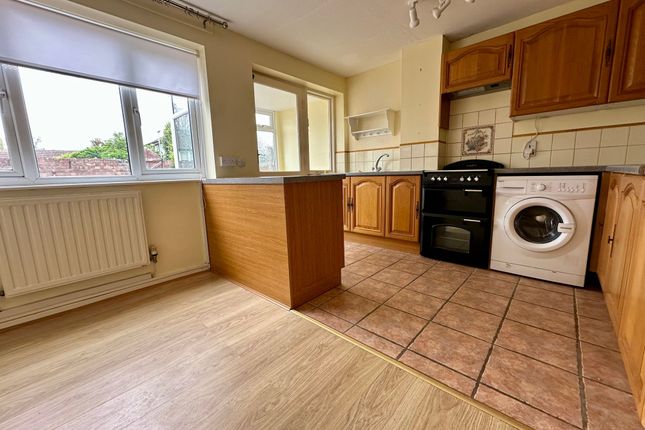 99 Sevenfields, Swindon photo 2
