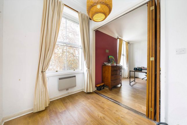 Flat 9 Castleton Court, 4-5, Cleveland Gardens, London photo 3