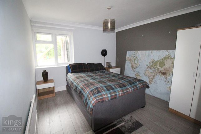 Flat to rent in Thistle Grove, Welwyn Garden City