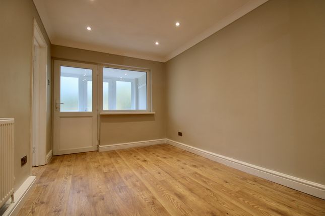 33, Bryn-Y-Nant, Cardiff photo 3