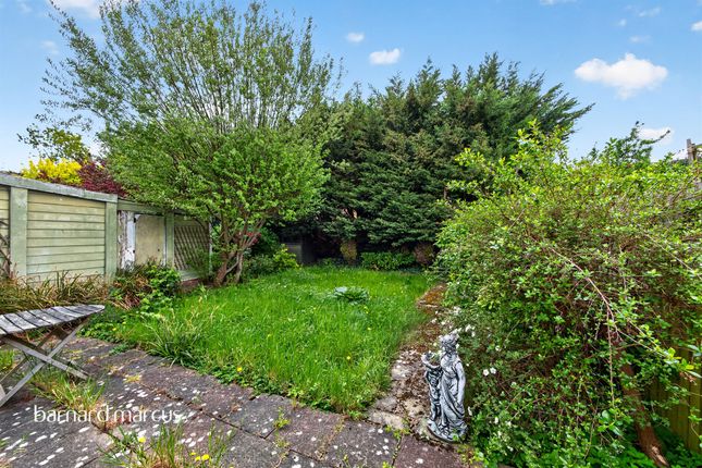 25, Hamilton Road, Barnet photo 4