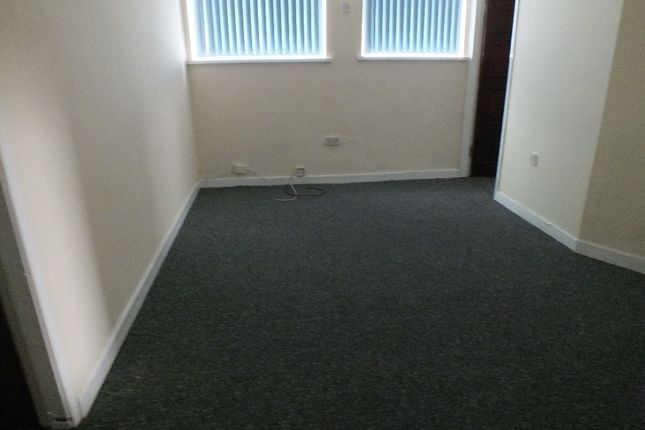 Flat to rent in Rolleston Street, Off Green Lane Road, Leicester